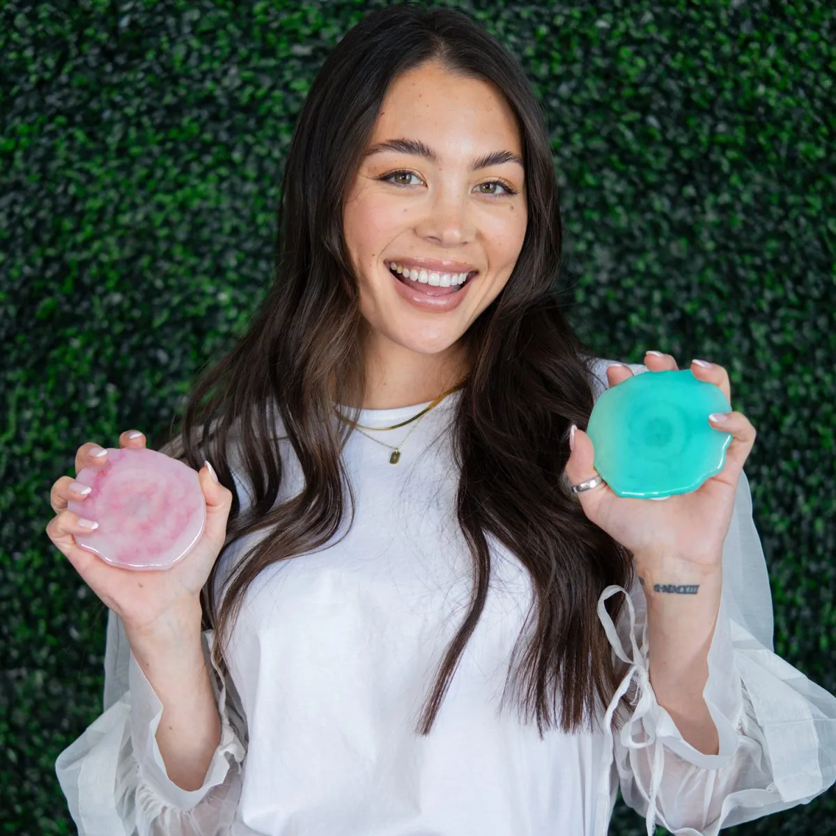 Ellie Rose - Wireless Charger - Aqua Crystal Holographic