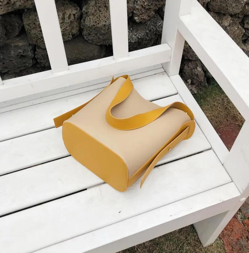 [Korean Style] Casa Minimal Bucket Shoulder Bag