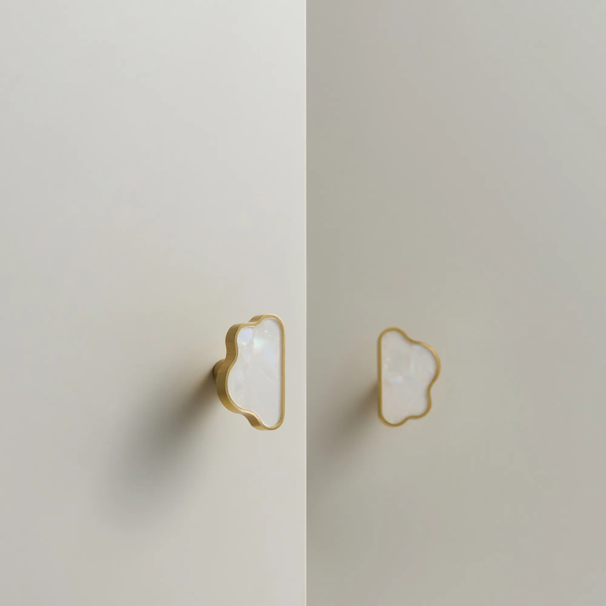 ONYX CLOUD / Solid Brass Knob
