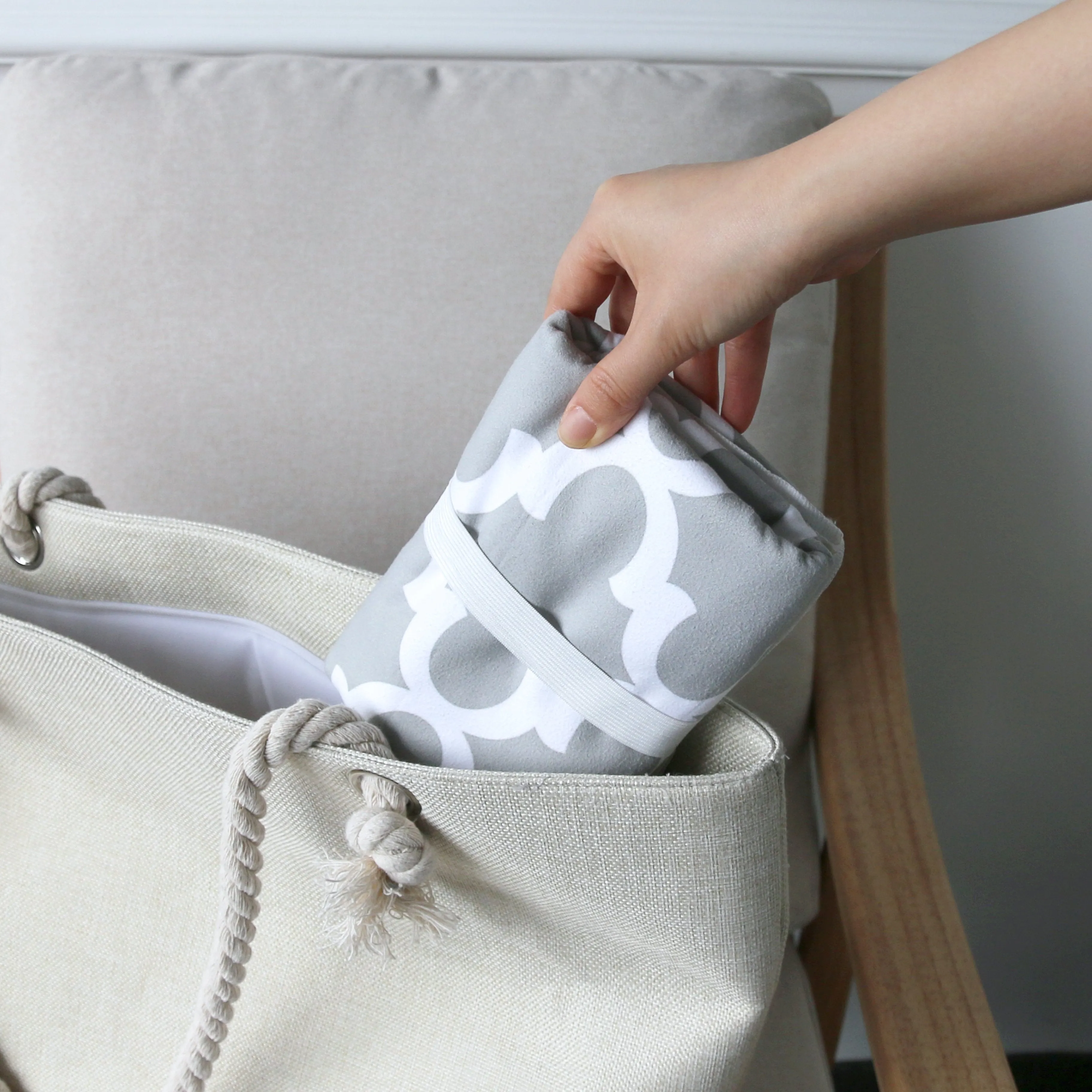 The Great Sea Turtle Round Sand-Free Towel